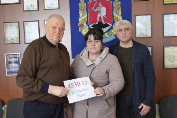 Родина переселенців привезла на Звенигородщину 22 врятованих собак — допомогу для них зібрали на концерті в Данії