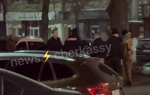 У Черкасах на Хрещатику сталася стрілянина біля одного з місцевих закладів