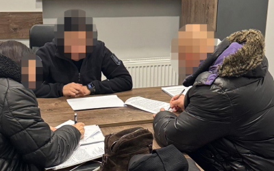 Правоохоронець виманював гроші у пенсіонерів: жертви з Київщини та Черкащини втратили понад 300 тис грн