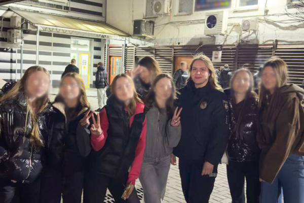 Черкаські правоохоронці провели профілактичні відпрацювання в ТРЦ та місцях відпочинку молоді