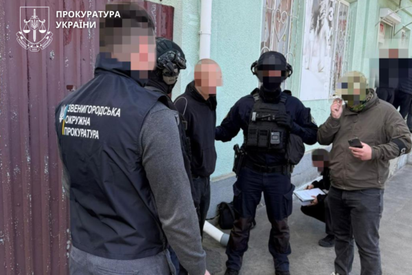 На Черкащині затримали чоловіка, який за гроші організовував втечу до ЄС із дистанційним супроводом