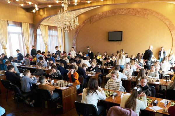 10-річний школяр із Черкащини увійшов у топ-20 на чемпіонаті України з класичних шахів, перегравши старших суперників