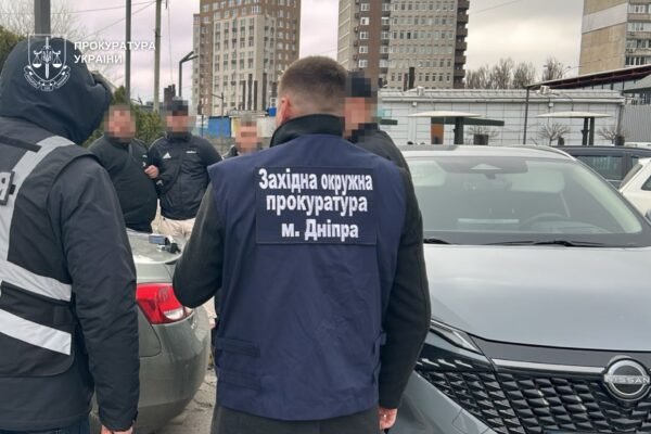 У Дніпрі чоловік «торгував» зняттям з військового обліку за 16 тисяч доларів