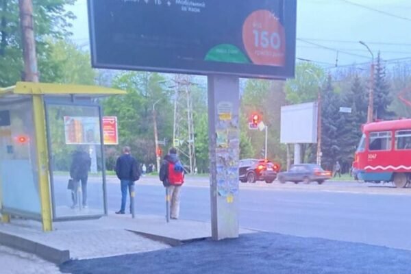 У Дніпрі побільшає реклами на зупинках громадського транспорту