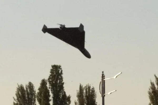 Під час ранкового удару по Дніпру поранено жінку