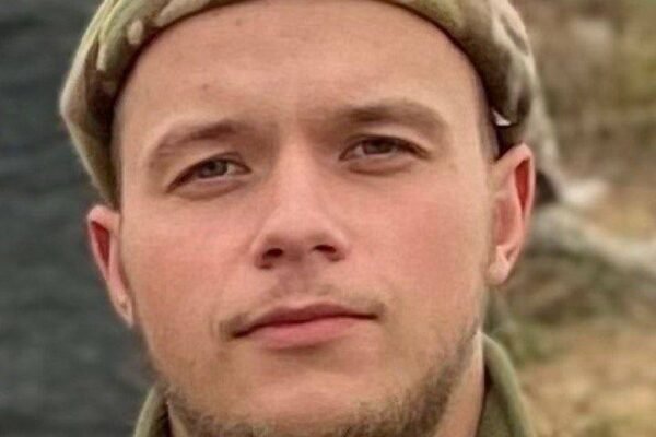 У Броварах попрощаються із загиблим військовим Артемом Руденком