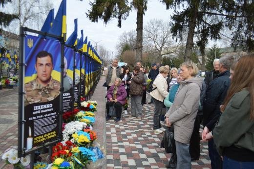 У Кагарлику відкрили ще сім меморіальних банерів на честь загиблих військових