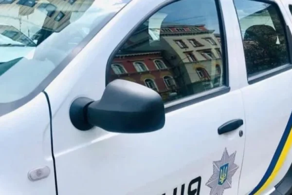 На Кіровоградщині повідомили про підозру трьом чоловікам, які катували і гвалтували 20-річного хлопця