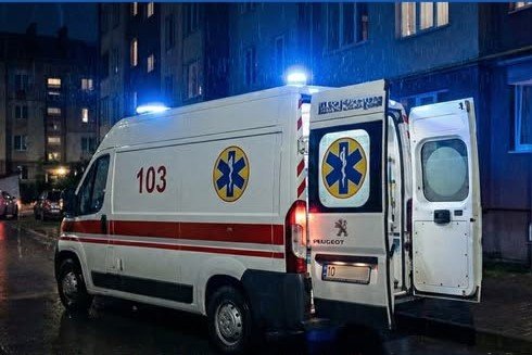 В Ужгороді родич пацієнтки з інсультом напав на бригаду екстреної медичної допомоги