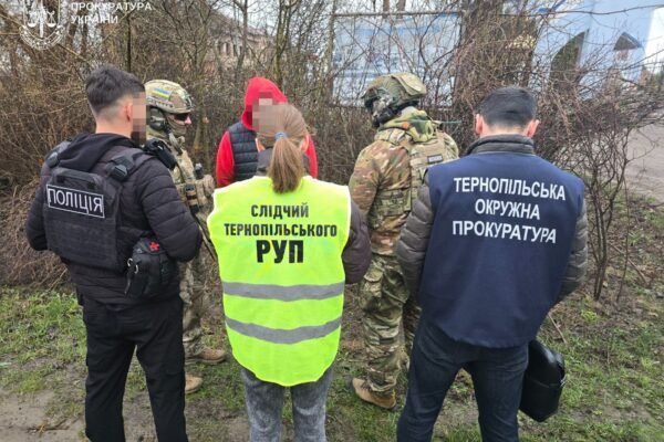 У Тернополі викрили 32-річного чоловіка, який за 3 тис. дол. обіцяв допомогти у знятті з обліку в системі «Оберіг»