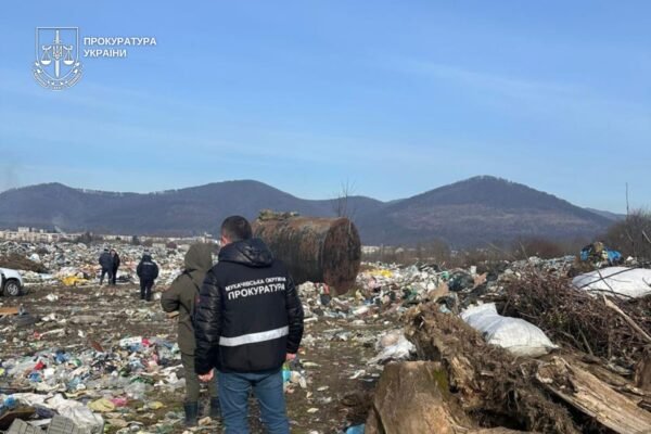 У Сваляві на Закарпатті виявили нелегальне сміттєзвалище площею 2,7 тис. кв. м
