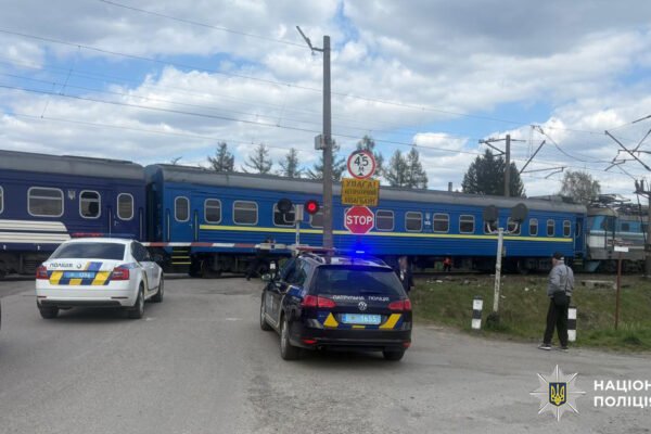 У Львівському районі вантажівка зіштовхнулася зі швидкісним електропотягом «Перемишль-Харків» (ФОТО)