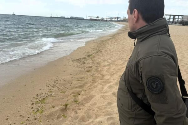 На Одещині у Чорному морі виявили плями невідомого походження біля узбережжя