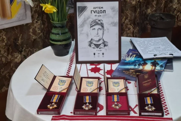 В Обухівській громаді родинам загиблих захисників передали державні нагороди