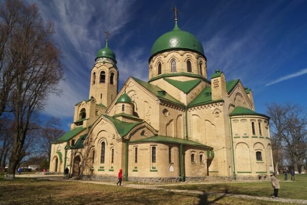 Унікальні пам’ятки Київщини: Україна Інкогніта запрошує у благодійний тур неймовірними місцинами (ФОТО)