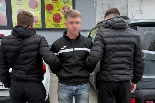 У Львові затримали наркоділка, в автомобілі якого виявили 20 кг кратому