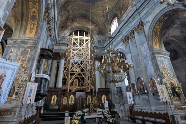 У храмі в центрі Львова розпочали масштабну реставрацію стінопису XVIII століття (ФОТО)