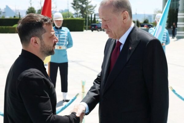 Зеленський у Стамбулі зустрівся із Ердоганом: Туреччина готова прийняти у себе наступний раунд мирних переговорів