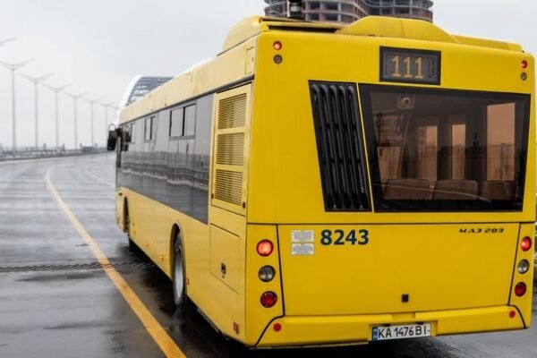 На столичні маршрути вийшли ще 20 нових сучасних автобусів – Кличко