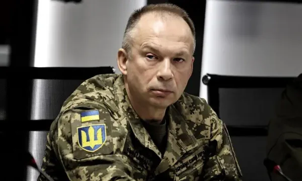 Хто має ухвалювати рішення під час війни і яка система підпорядкування має бути в армії (Дослідження)