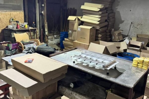 БЕБ викрило мешканця Одещини, який торгував фальсифікованим тютюном та алкоголем (ФОТО)