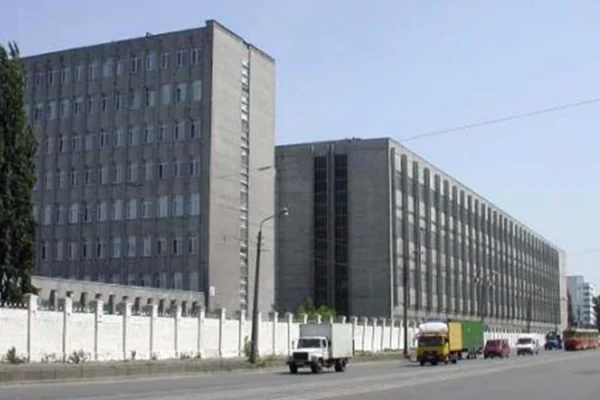 Нерухомість «Київського радіозаводу» продали у 23 рази дешевше: Арбітражному керуючому оголосили підозру