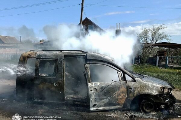 Росіяни вдарили по автомобілю на Дніпропетровщині: Одна людина загинула