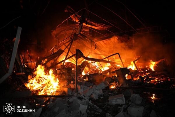 В Одесі під удар потрапила портова інфраструктура і житлові будинки (ФОТО)