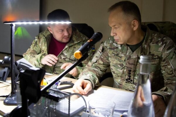 Росіяни посилюють угруповання: Сирський відвідав Південну операційну зону