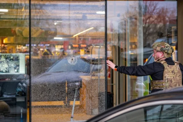 В роботі у слідчих кілька версій: Зеленський про стрілянину у Києві