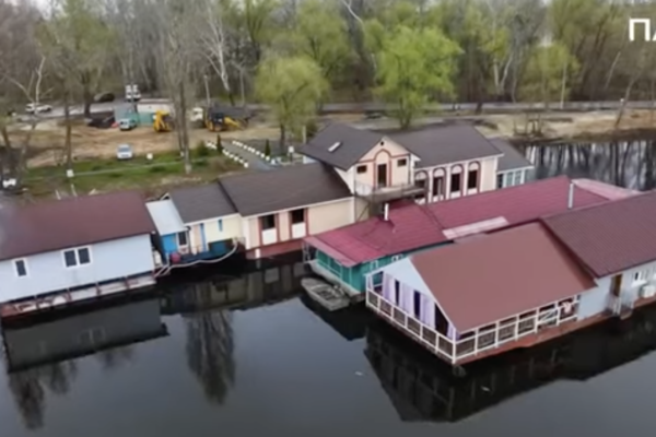 Затоку Наталка очистили від незаконних споруд (ВІДЕО)