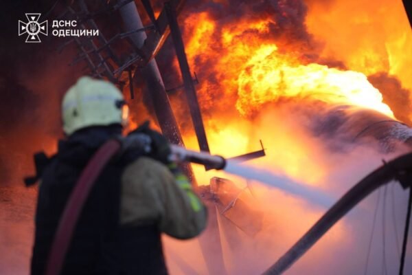 РФ завдала удару по резервуарах з олією в порту на Одещині