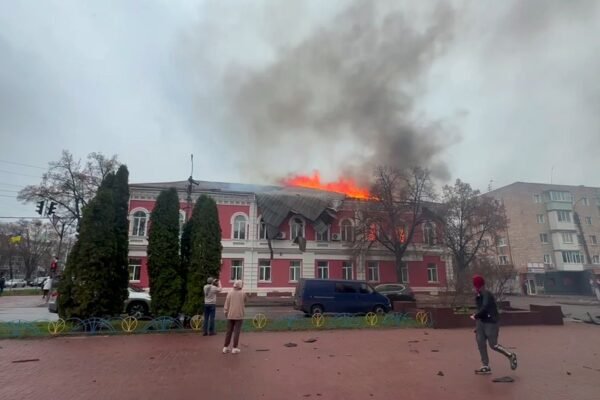 Рашисти атакували міську раду в Прилуках на Чернігівщині