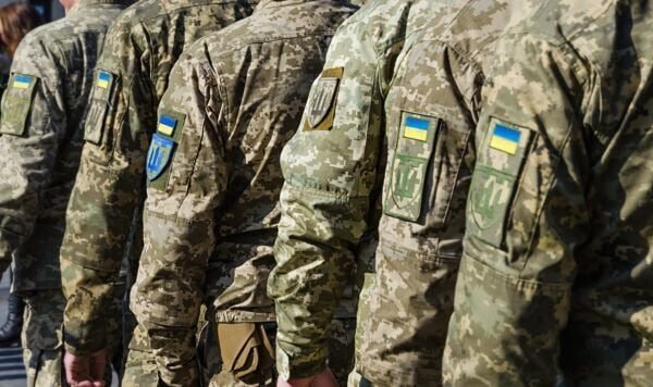 Корупція і зловживання під час закупівель та планування операцій: Що найбільше шкодить українській армії (Дослідження)