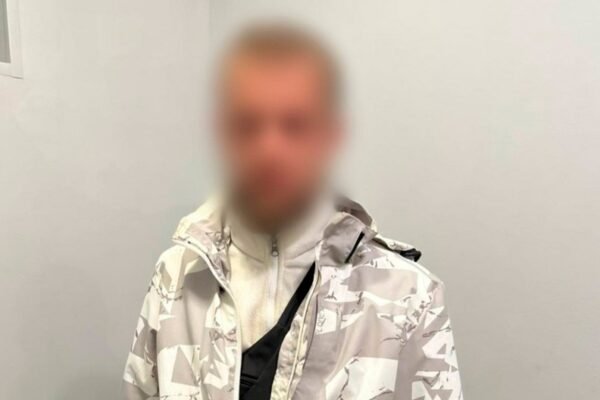 У Харкові чоловік підірвав гранату біля входу у супермаркет