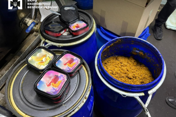 На Волині викрили підпільне виробництво тютюну для кальяну в промислових масштабах