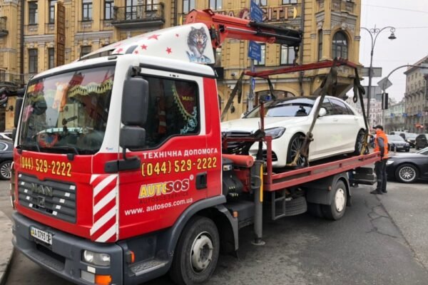 У Києві з 15 квітня подорожчає евакуація авто через здорожчання пального