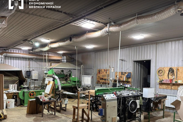 БЕБ вилучило на Буковині промислові лінії для нелегального виготовлення та фасування сигарет