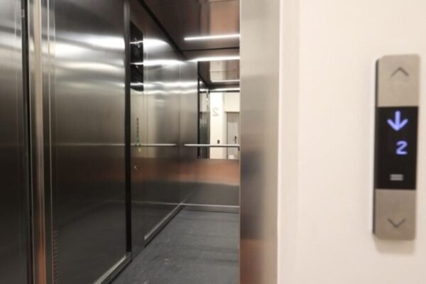 У Львові почастішали застрягання у ліфтах: Містян закликають зважати на графіки відключення світла