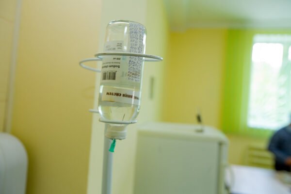 Знайшли таблетки в бомбосховищі: У Франківську розповіли про стан дітей, яких госпіталізували з отруєнням