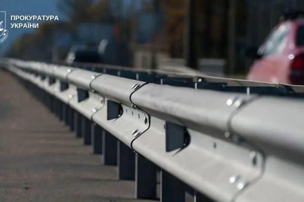У Києві судитимуть посадовця за переплату понад 1,2 млн грн при закупівлі огородження