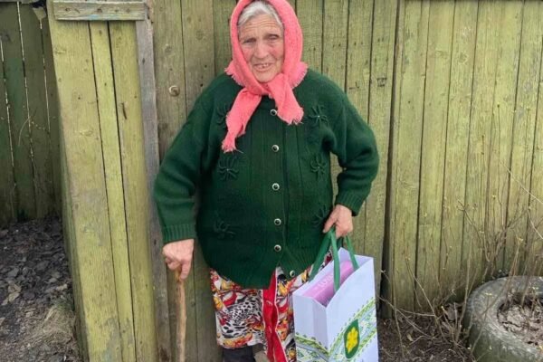 У Бучанській громаді привітали 30 довгожителів із ювілеями