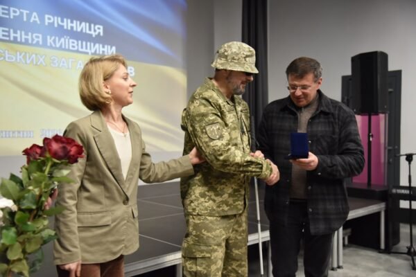У Броварській громаді посмертно нагородили захисників у річницю визволення Київщини