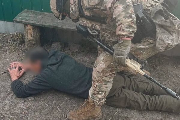 Збував зброю у Бучанському районі: поліцейські повідомили про підозру 58-річному чоловіку 