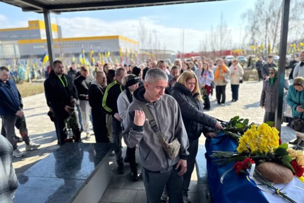У Бучанській громаді попрощалися з двома загиблими військовими (ФОТО)