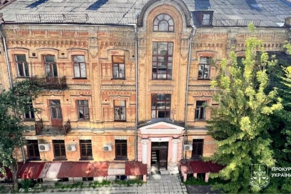 Прокуратура через суд вимагає привести до належного стану пам’ятку архітектури у Києві
