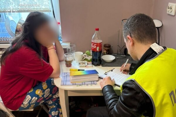 У Києві викрили схему з фейковим працевлаштуванням і «бронюванням»