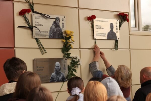 В Ірпені відкрили дві меморіальні дошки на честь загиблих героїв