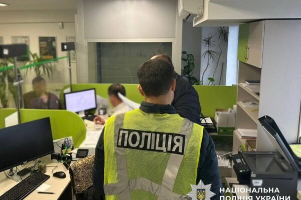 У Києві судитимуть організатора незаконної схеми перереєстрації авто