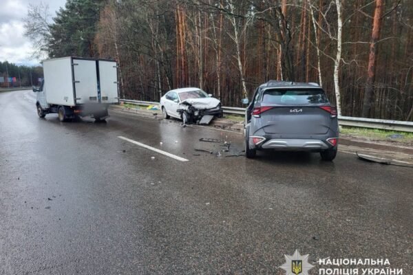 На Вишгородщині сталася ДТП за участю чотирьох авто: Є постраждалі
